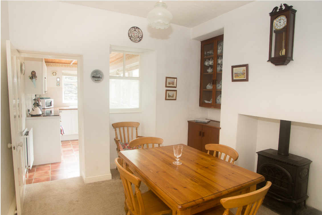 holly_howe_diningroom@2x